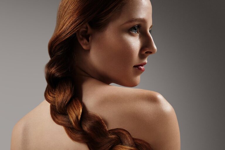 redhead-girl-with-elegant-hairstyle_633478-633