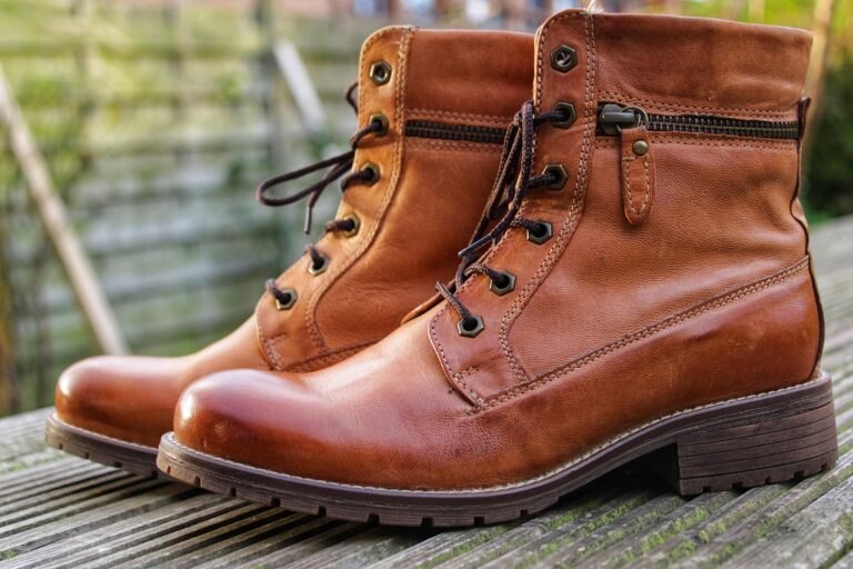 winter-boots-3867776_1280