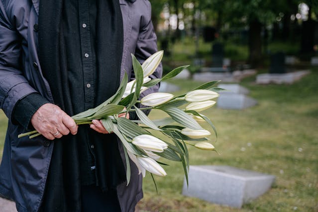 pexels-ivan-samkov-8963690
